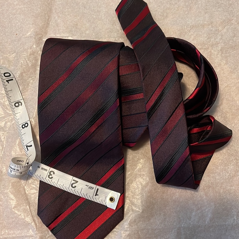 Used tie - Picture 8 of 11